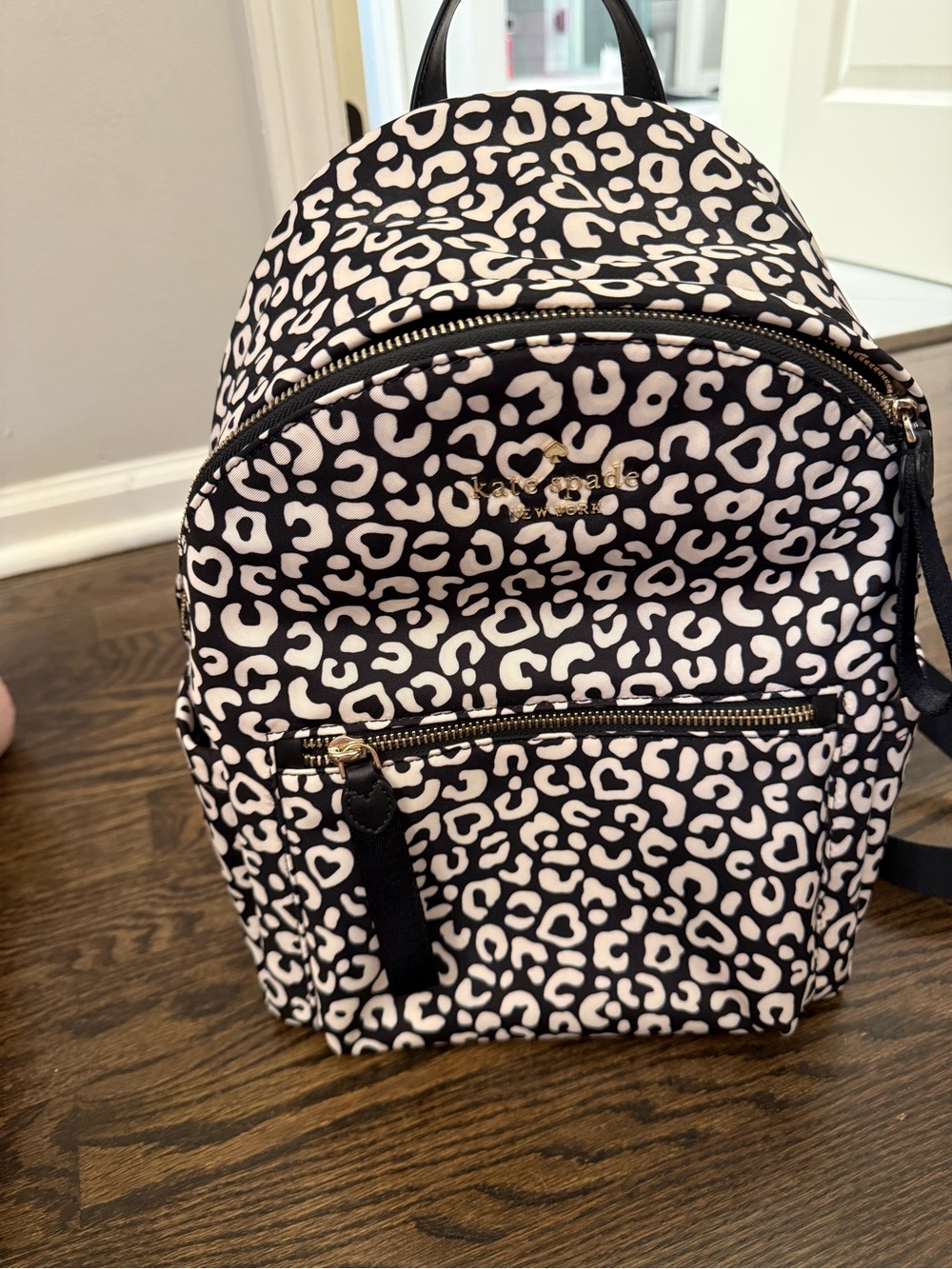 Kate spade Black & White Heart Leopard Print Backpack NWT New! - Picture 2 of 8